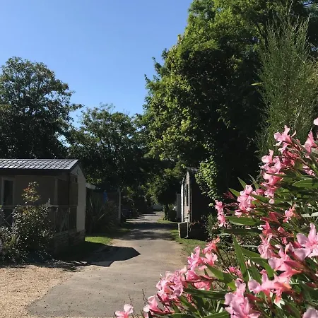 Tahiti Village La Grande Cote Kemping